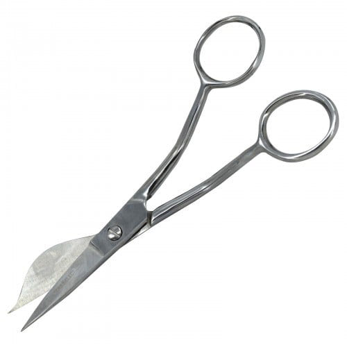 Select Wave Applique Scissors feature duckbill blades crafted from German grade steel for superior sharpness and durability. Photo shows the Right-handed pair of scissors on a white background. QSTOOL